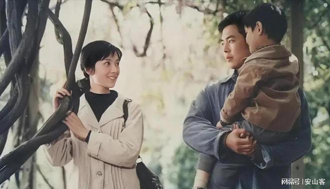 南龚雪VS北朱琳80年代两大美人通过泳装造型才分出高低(图5)