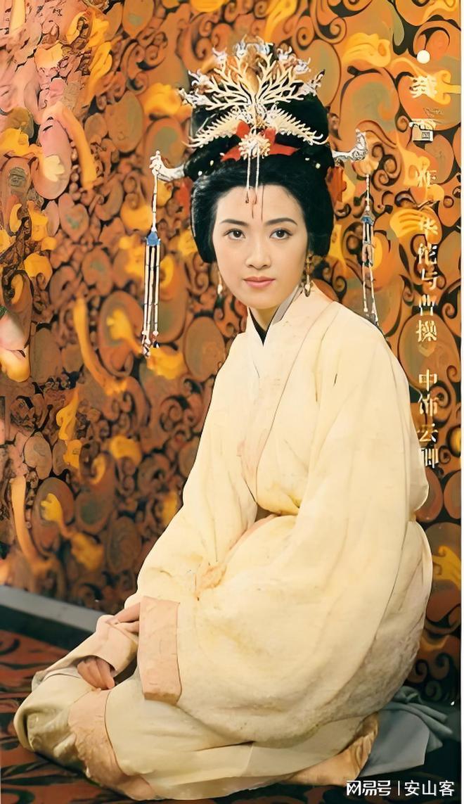 南龚雪VS北朱琳80年代两大美人通过泳装造型才分出高低(图7)