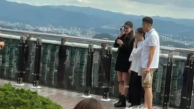 小玥儿被群嘲、甜馨遭孤立：内娱的“青春审美”早被星二代带偏(图9)