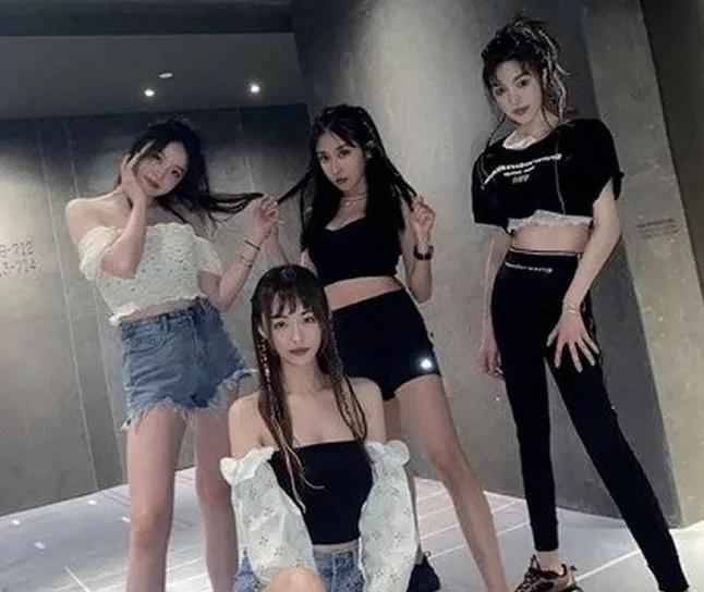 小玥儿被群嘲、甜馨遭孤立：内娱的“青春审美”早被星二代带偏(图10)