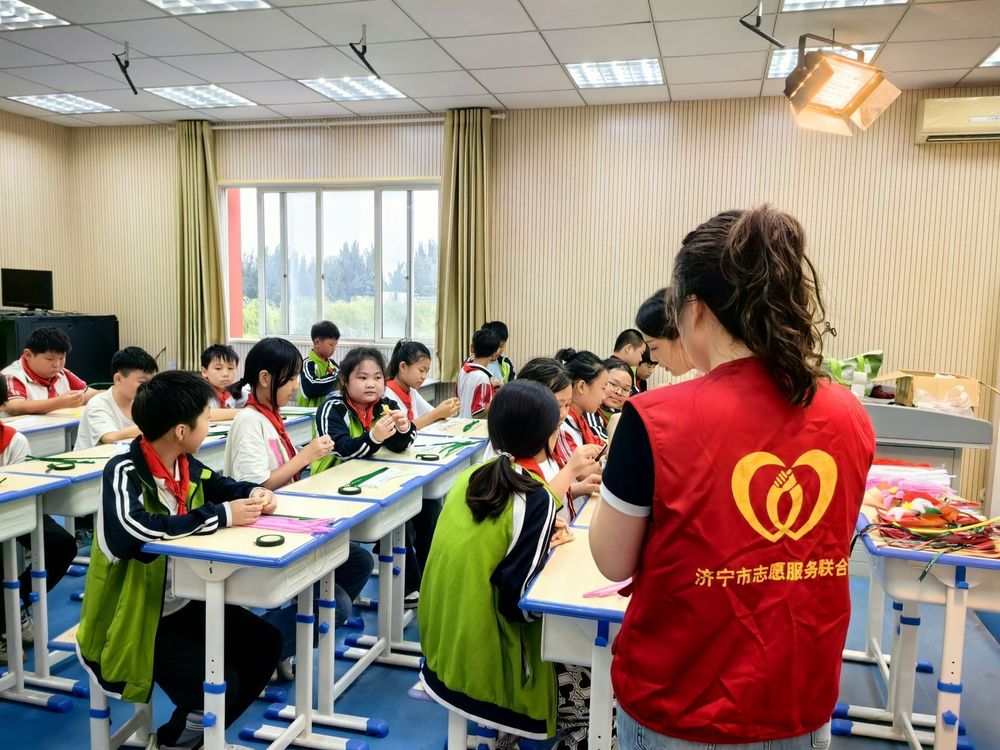 kaiyun中国官方网站济宁：“点燃e点爱 暖心伴成长”关心关爱留守儿童活动开启微心愿圆梦之旅(图3)
